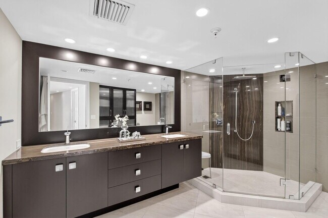 Building Photo - 3400 S Ocean Blvd