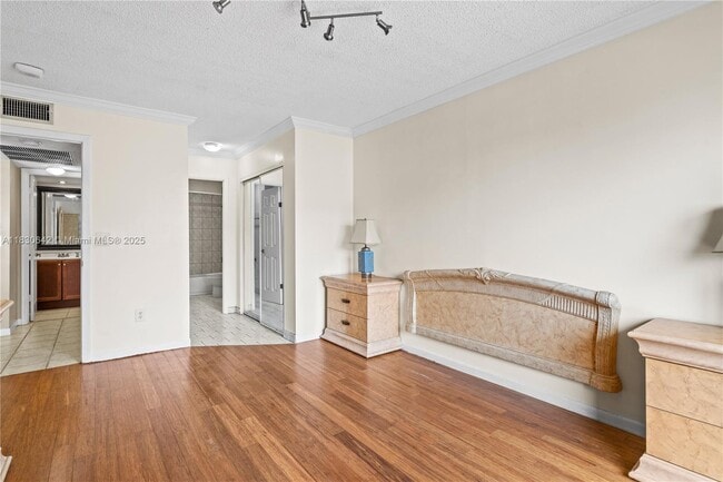 Building Photo - 3545 NE 167th St