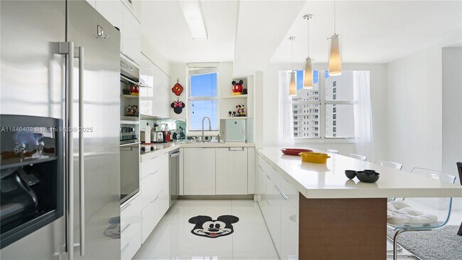 Building Photo - 770 Claughton Island Dr