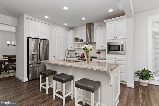 Building Photo - 48 Meadow Creek Ln