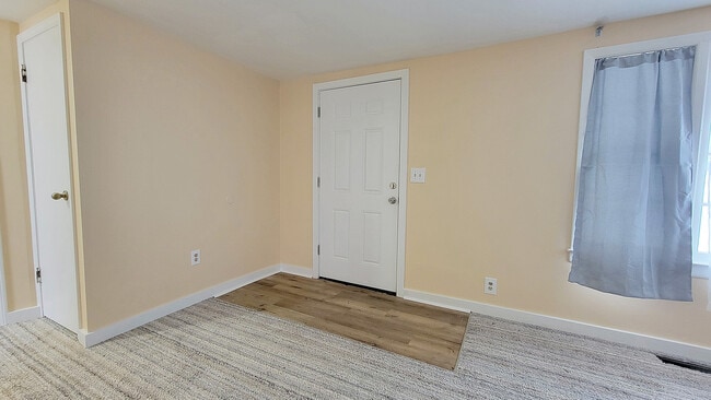 Building Photo - 2701 Wilshire Blvd