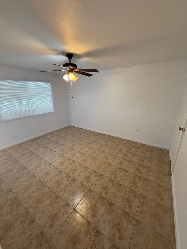 Building Photo - Charming 2-Bedroom, 2-Bathroom Home in 55 ...