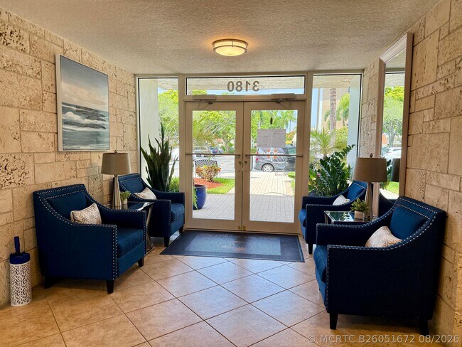 Building Photo - 3180 NE 48th Ct
