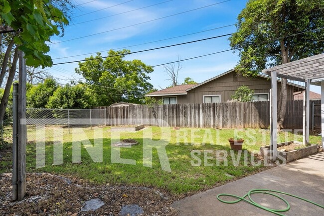 Building Photo - 2720 Riesling Way