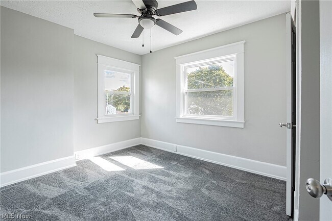 Building Photo - 486 Sumatra Ave