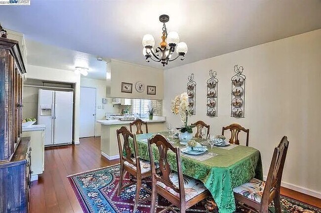Building Photo - 36264 Brighton Ct