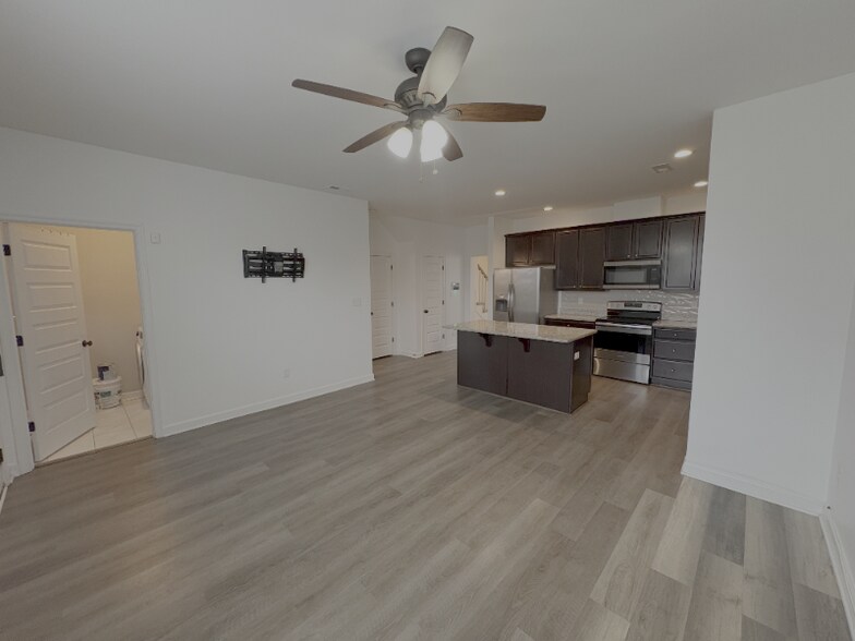 Building Photo - 2812 Church St