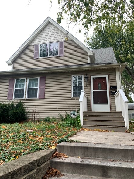 Building Photo - 1369 Saint Clair Ave