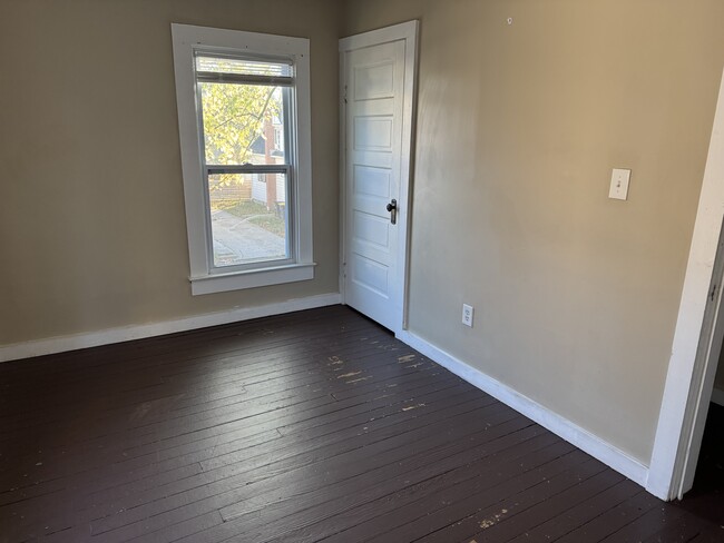 Bedroom - 425 Greenwood Ave