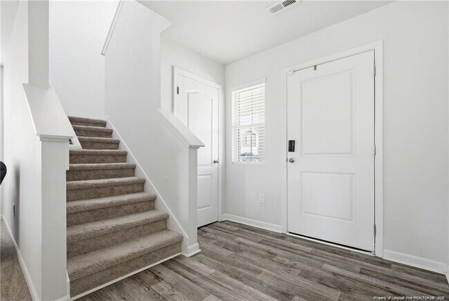 Building Photo - 913 Sapphire Stone Ln
