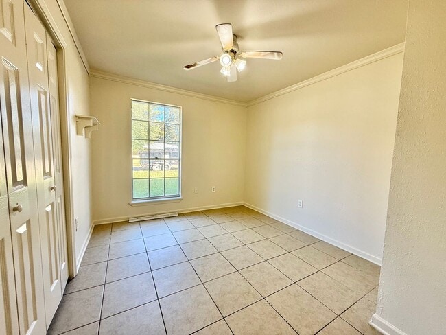 Building Photo - Home For Lease