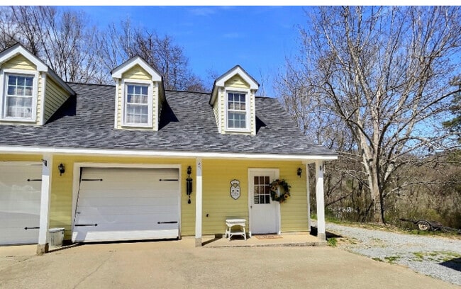 Building Photo - 2228 Baker Rd