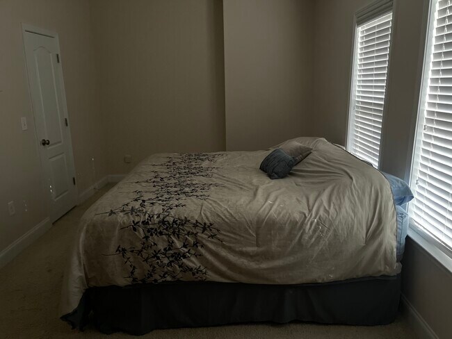 Building Photo - 1106 Dean Hall Ln