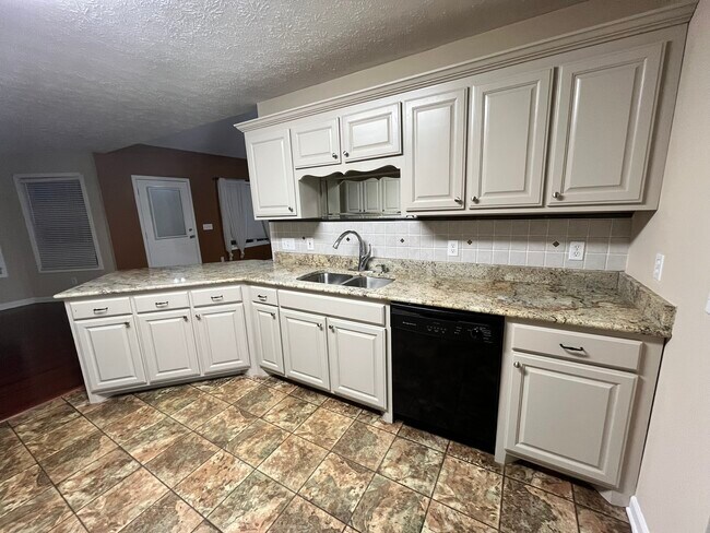 Building Photo - 476 Bill Russell Rd