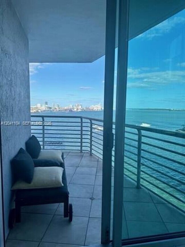 Building Photo - 325 S Biscayne Blvd