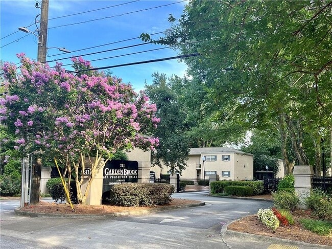 Building Photo - 311 Peachtree Hills Ave NE