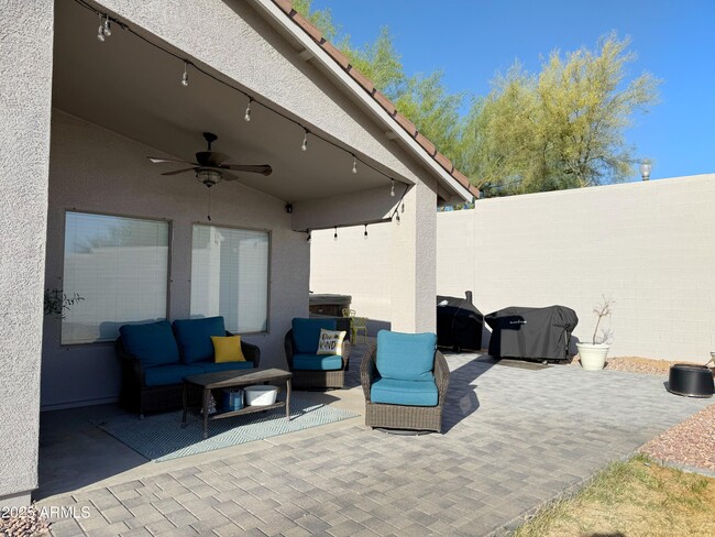 Building Photo - 17371 W Coyote Trail Dr