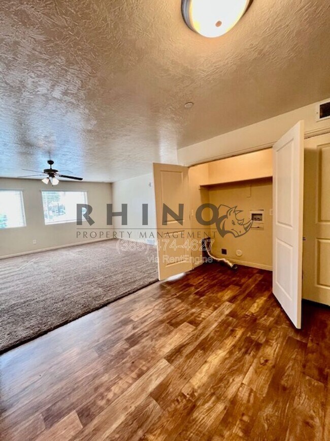 Building Photo - 6941 Village River Ln