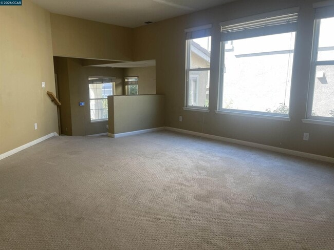 Building Photo - 2683 Presidio Dr