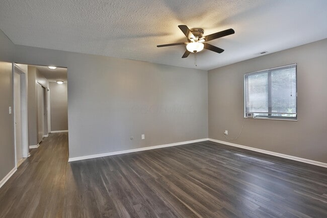 Building Photo - 914 Tradewind Dr