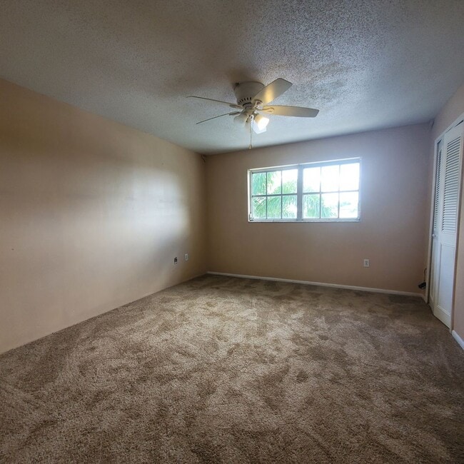 Building Photo - ? $500 OFF FIRST MONTH’S RENT! ?Cozy 2Bed 2Bath Apartment