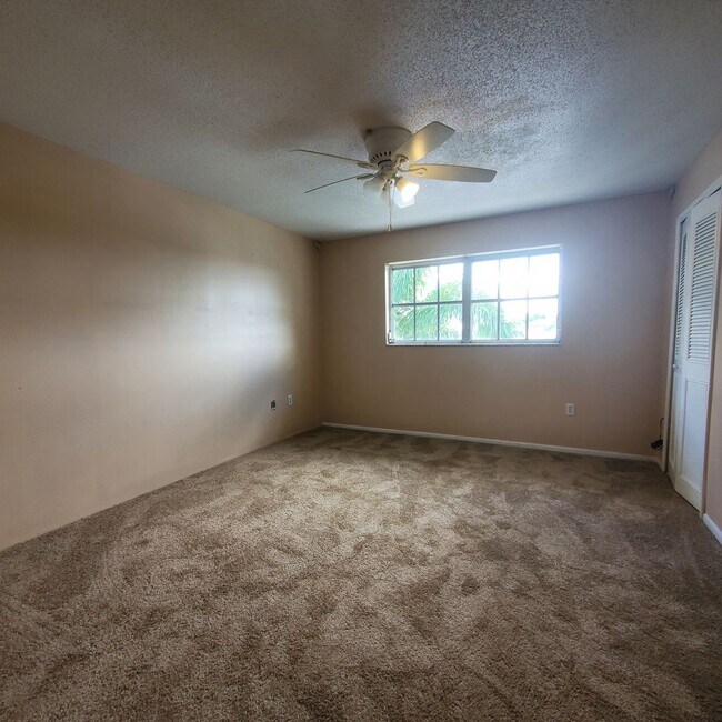 Building Photo - Cozy 2Bed 2Bath Apartment