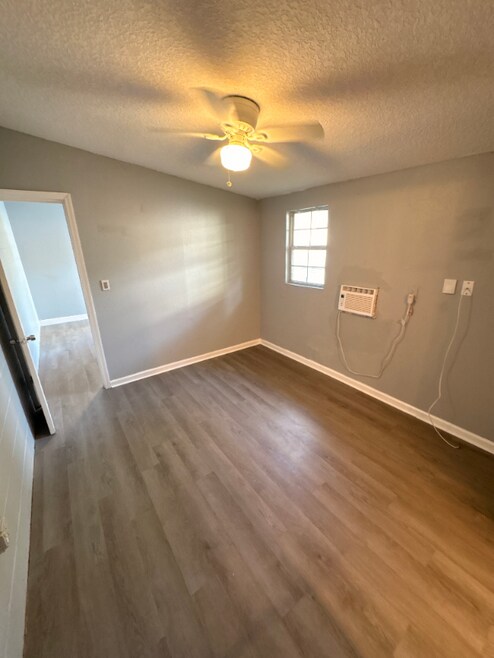 Building Photo - 8142 Eaton Ave