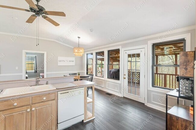 Building Photo - 7929 Daugherty-Capley Rd