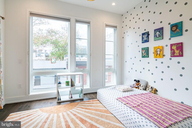 Building Photo - 1757 Waterloo St