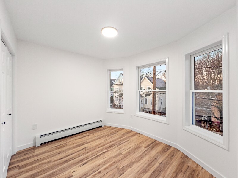 Building Photo - 107 Abbott St