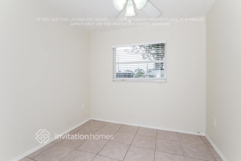 Building Photo - 3308 Cambridge Dr W