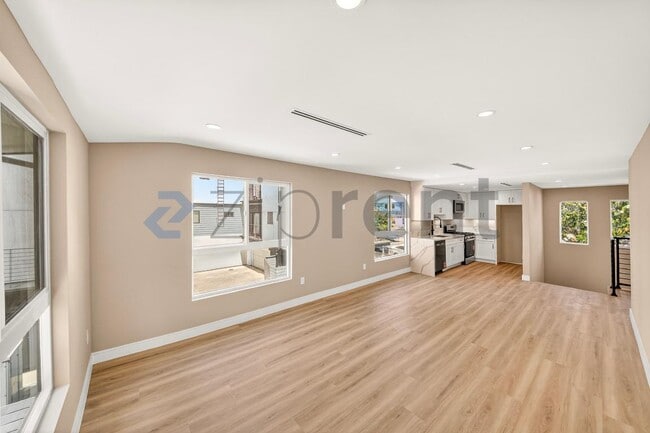 Building Photo - 225 N Burlington Ave