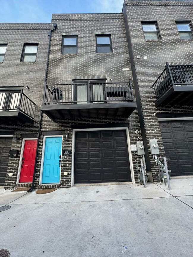 Primary Photo - Modern 3Bed/3Bath Townhome in Federal Hil