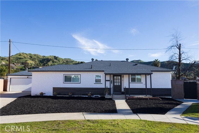 Building Photo - 8330 Glenoaks Blvd