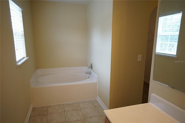 Building Photo - 10427 River Bream Dr