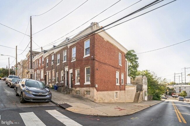 Building Photo - 100 Ripka St