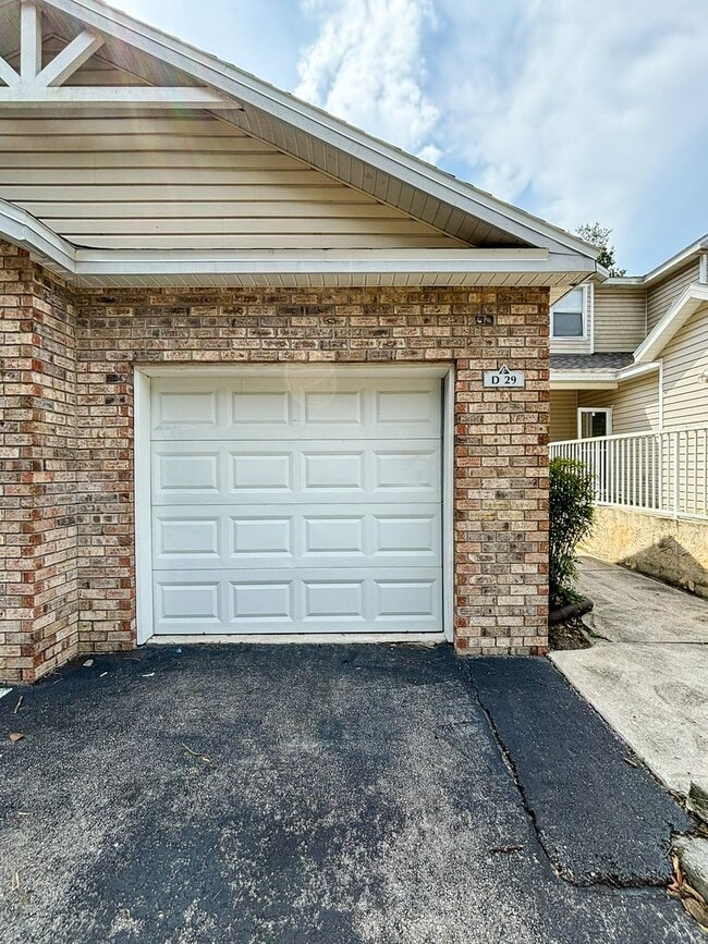 Building Photo - The Gables #29 - Pet Friendly!