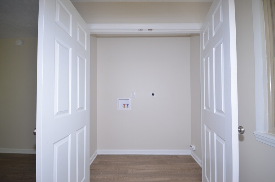 Building Photo - 9205 Foxtail Ct