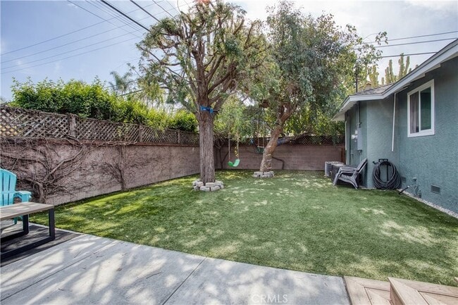 Building Photo - 3108 Ladoga Ave