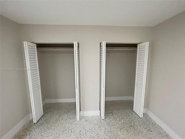 Building Photo - 1129 SW 11th Ave