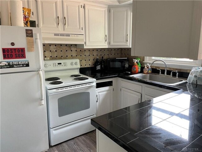 Building Photo - 2 Bedroom, 1.5 Bath Condo in Centerville S...