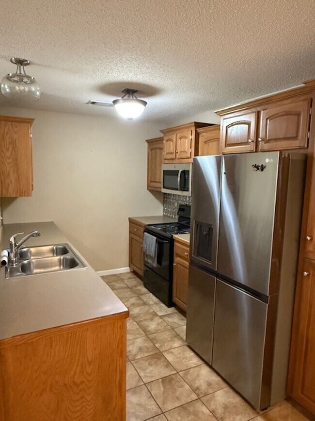 Building Photo - Home for Rent in Benton