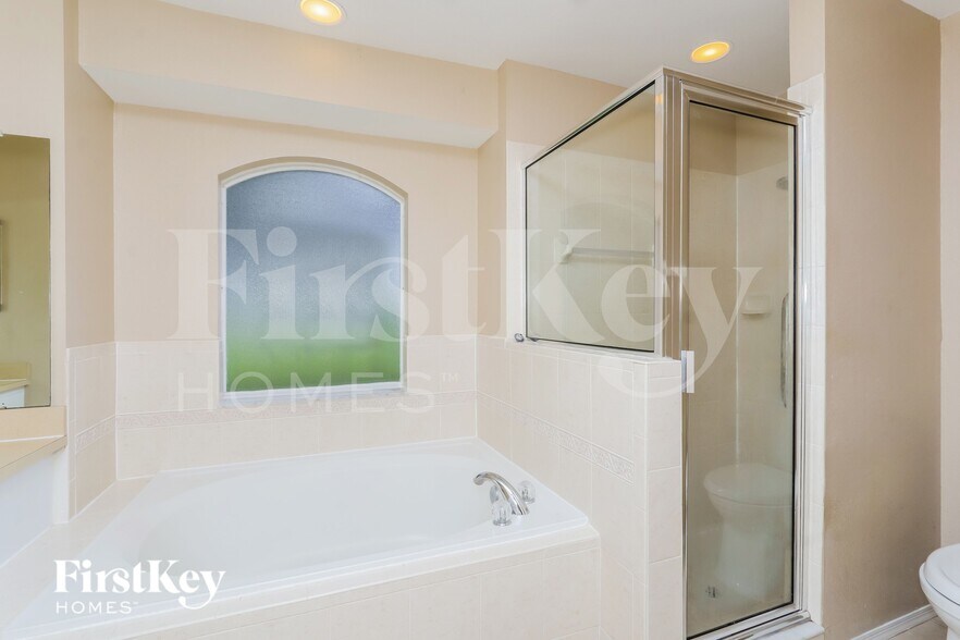 Building Photo - 8211 Westmont Terrace Dr