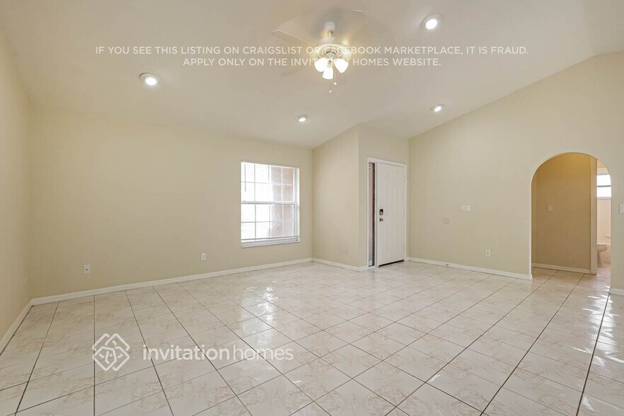Building Photo - 15562 Horseshoe Ln