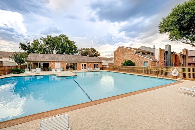 Building Photo - 5976 Woodway Place Ct