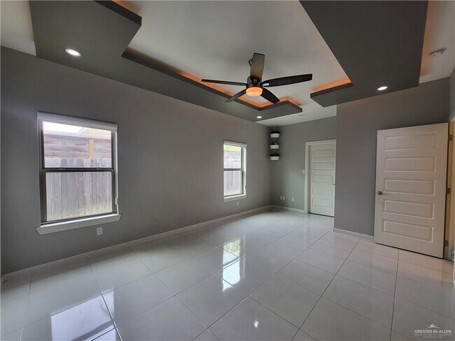 Building Photo - 1367 Garden Dr