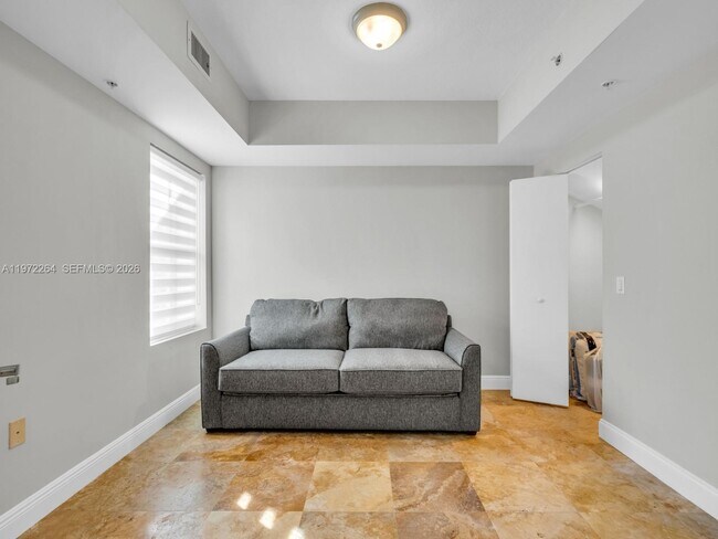 Building Photo - 2051 SE 3rd St