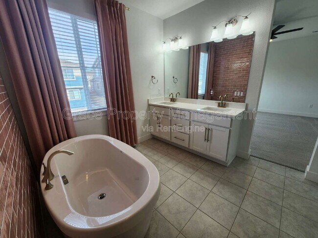 Building Photo - 12930 Galapago St