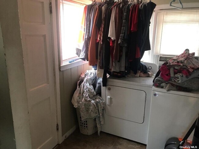 Building Photo - 53 Valentine Ave