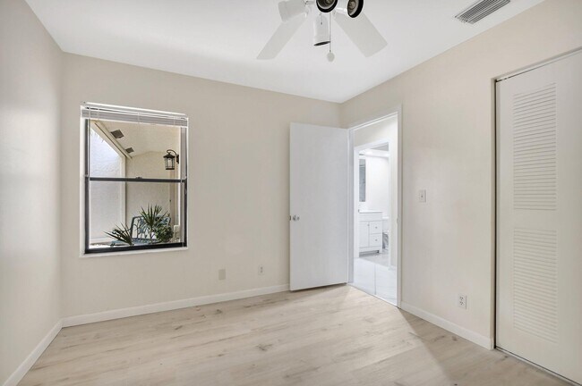 Building Photo - 21650 Coronado Ave